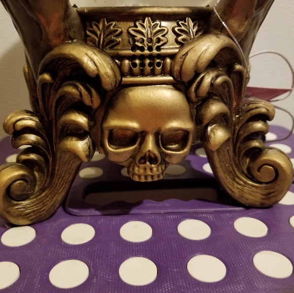 CRYSTAL BALL SKULL LIGHT  MOTION SOUND SNOW GLOBE - Picture 3 of 7